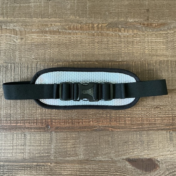 Aikelida Neon Pink Waist Bag with Black Straps - Picture 4 of 4